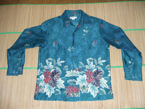 Vintage Men's long sleeve shirt by Tori Richard.  100% Polyester, Size: Mens Medium